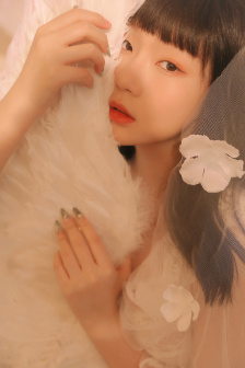 美女扒开尿口露出奶头不遮挡图片